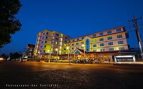 Ngwe Moe Hotel Mawlamyine